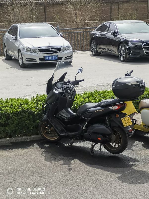 雅马哈 NMAX