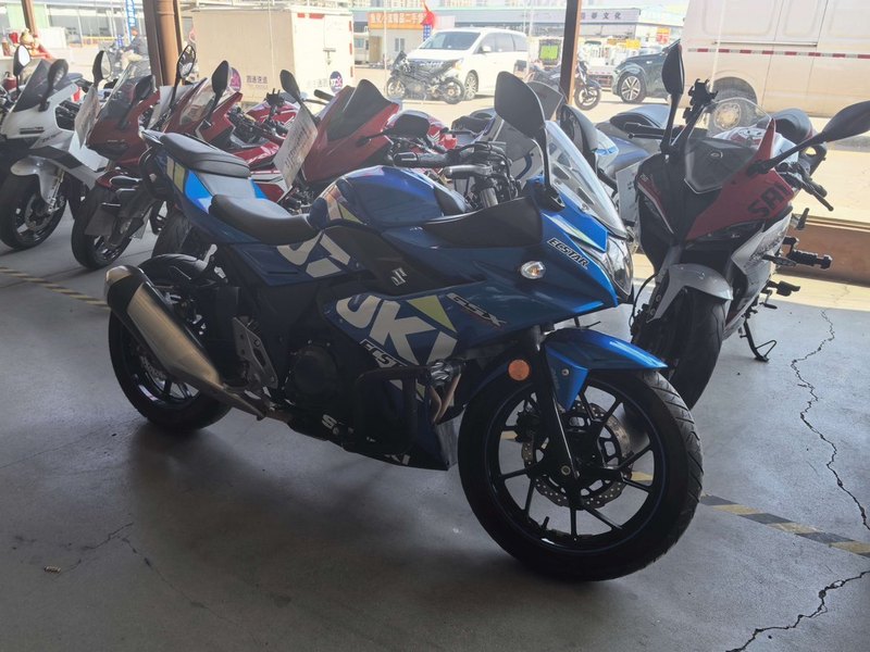 豪爵铃木 GSX250R