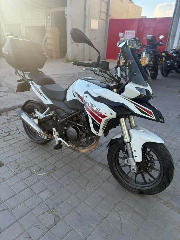 贝纳利 金鹏 TRK251