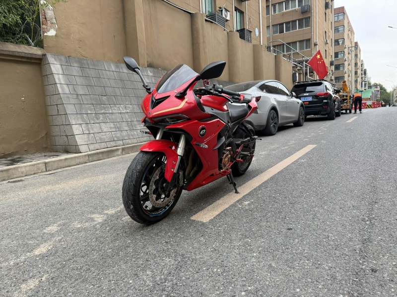 QJMOTOR 赛600