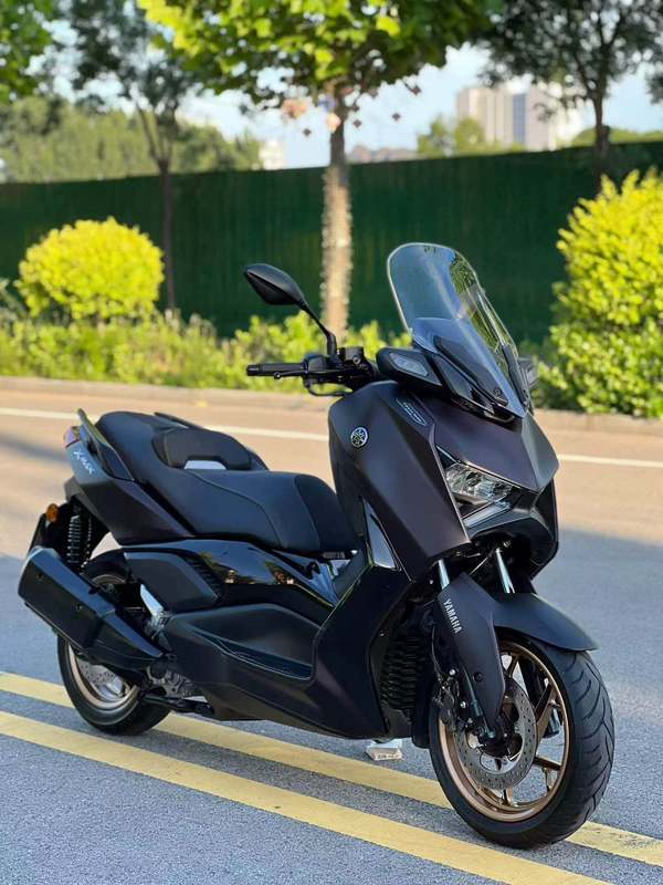 雅马哈 XMAX