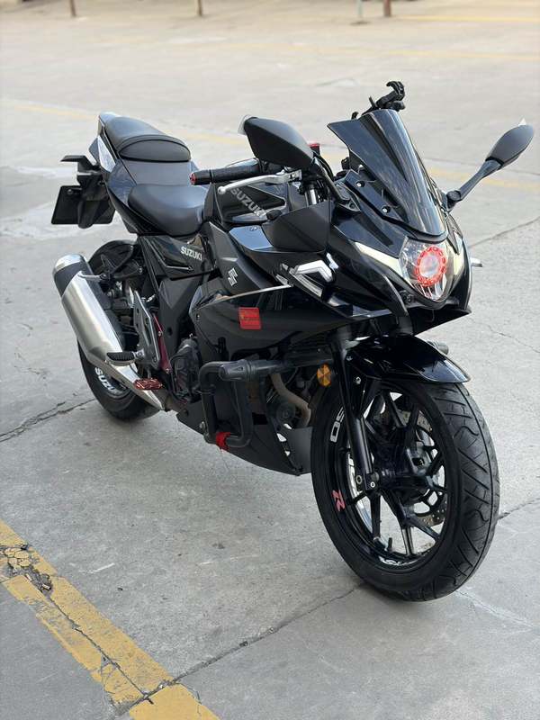 豪爵铃木 GSX250R