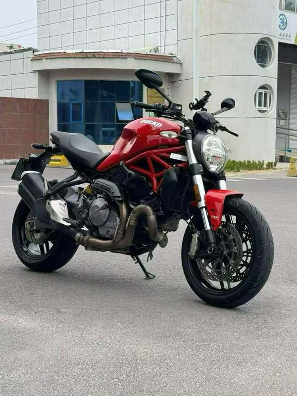 杜卡迪 Monster 821