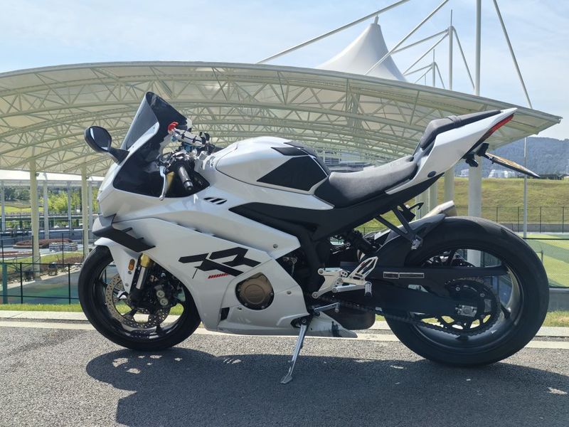 张雪机车 500RR