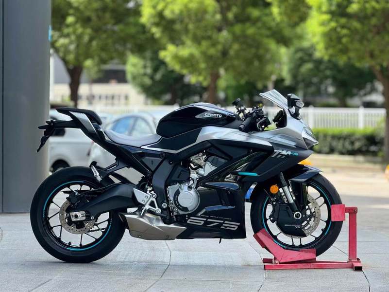春风 675SR