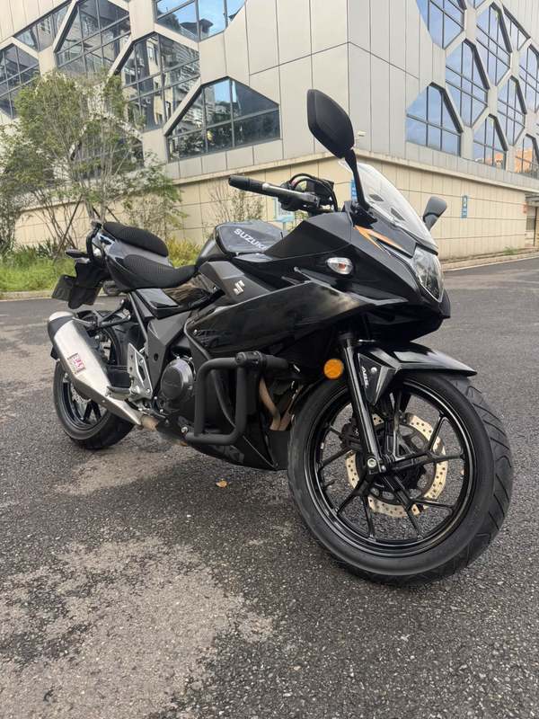 豪爵铃木 GSX250R