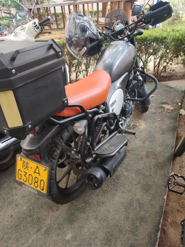 建设雅马哈 GT150 Fazer