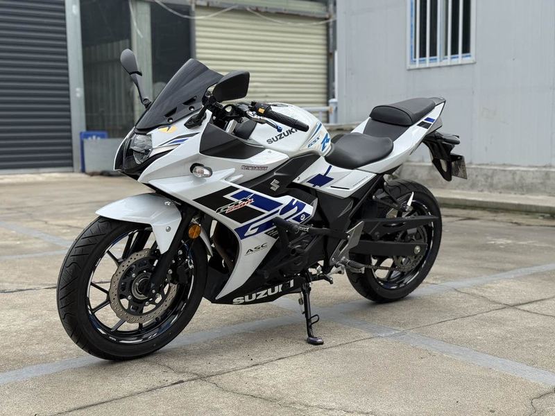 豪爵铃木 GSX250R