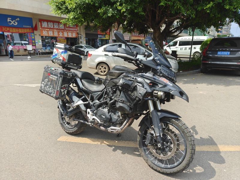 贝纳利 金鹏 TRK502