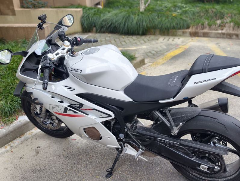 张雪机车 500RR