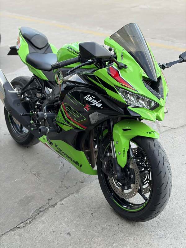 川崎 ZX-4R