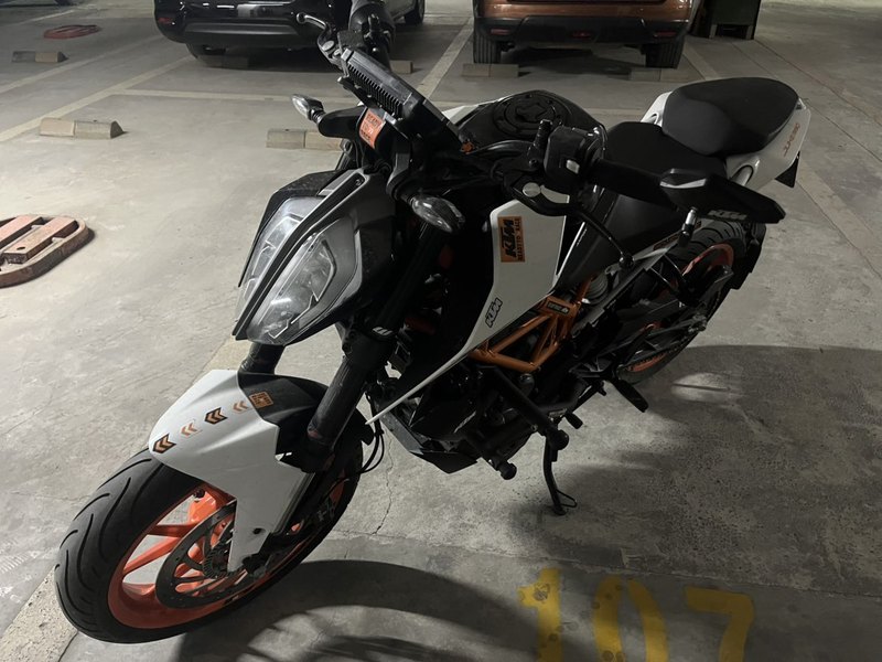 KTMR2R 390 Duke