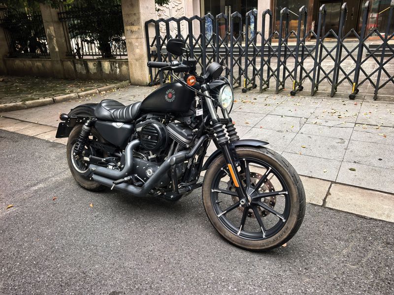 哈雷戴维森 Iron883 硬汉