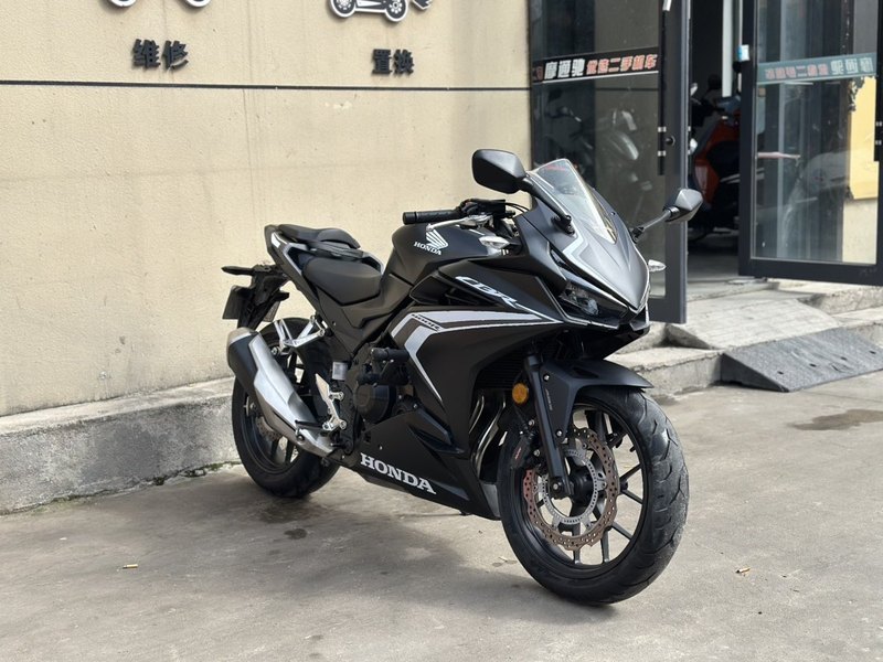 本田WING CBR400R