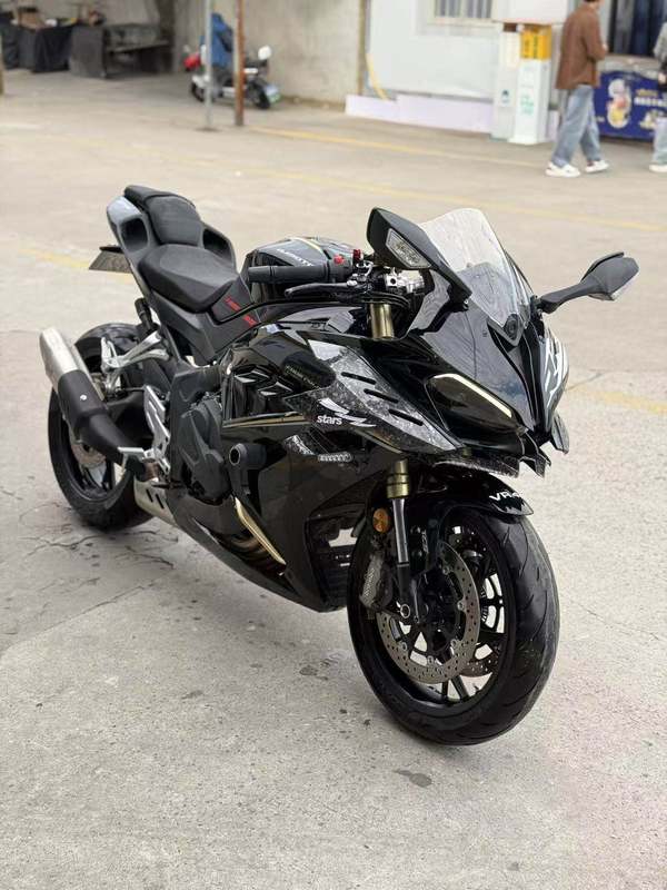QJMOTOR 赛800