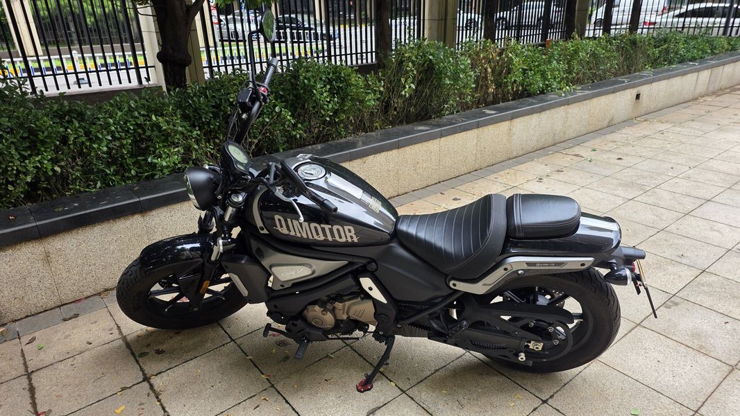 QJMOTOR 闪500S