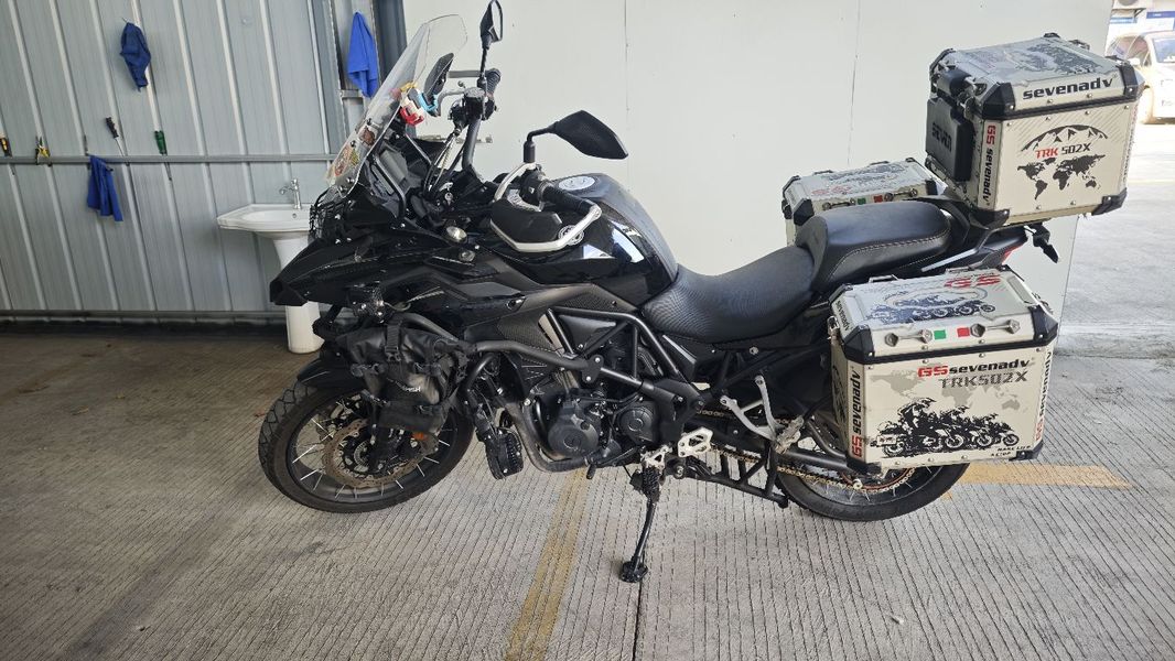 贝纳利 金鹏 TRK502