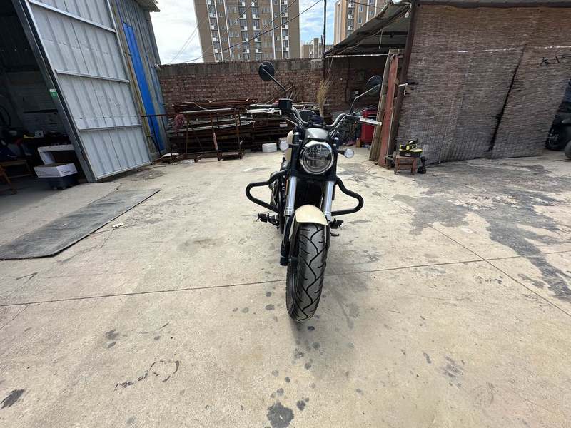 QJMOTOR 闪300S