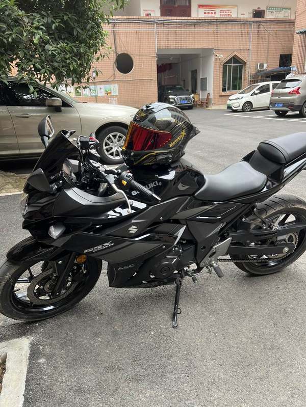 豪爵铃木 GSX250R