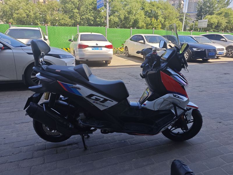 无极 SR250GT