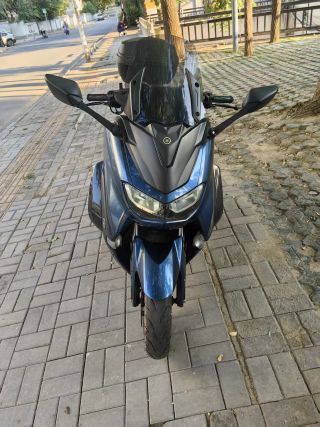 雅马哈 NMAX