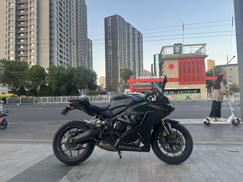 本田DREAMWING CBR650R