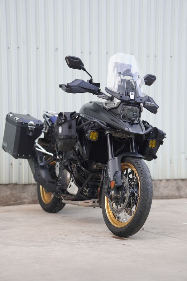 铃木 V-Strom 1050