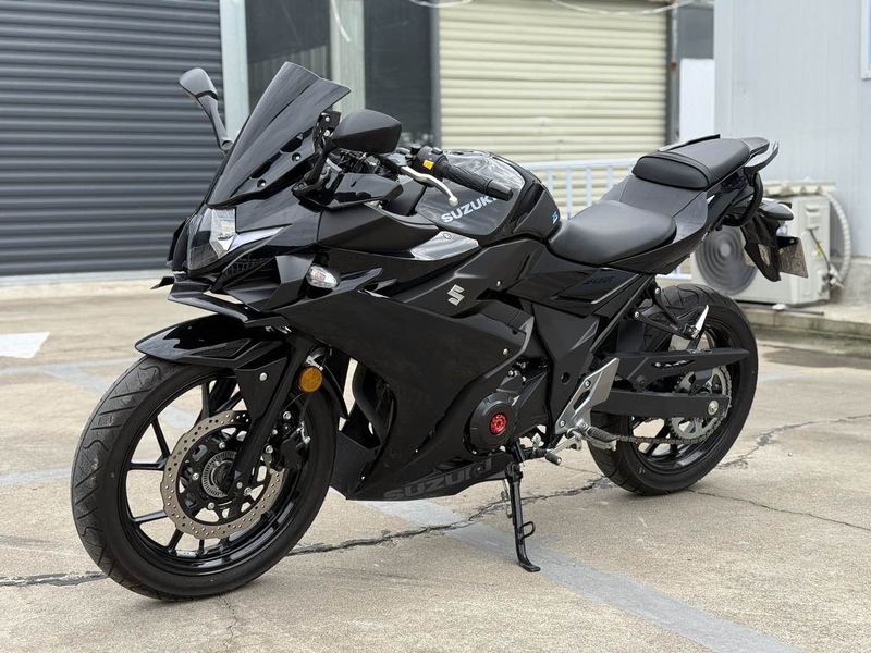 豪爵铃木 GSX250R