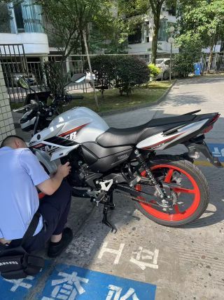 建设雅马哈 飞致YS150