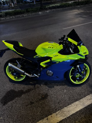 张雪机车 500RR