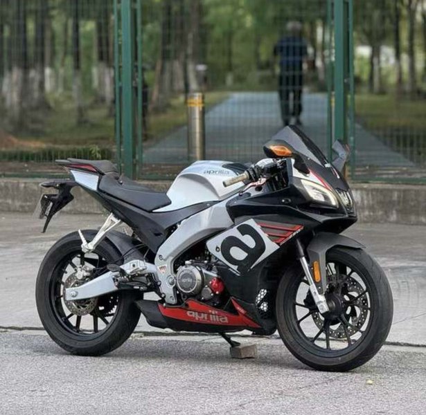 宗申阿普利亚 GPR250R