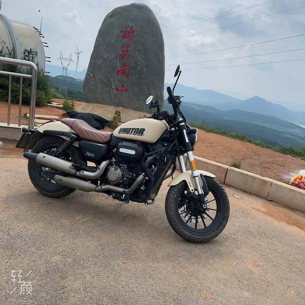 QJMOTOR 闪300S