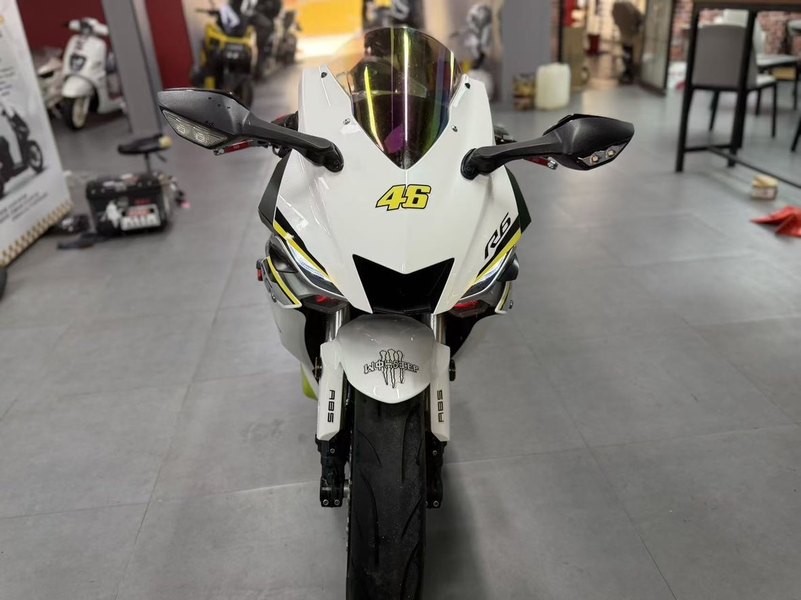 摩箭 800RR