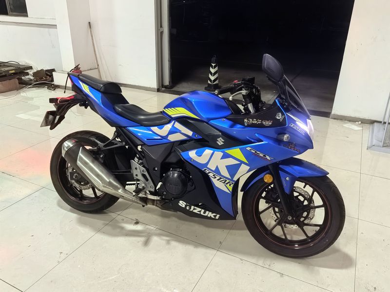 豪爵铃木 GSX250R