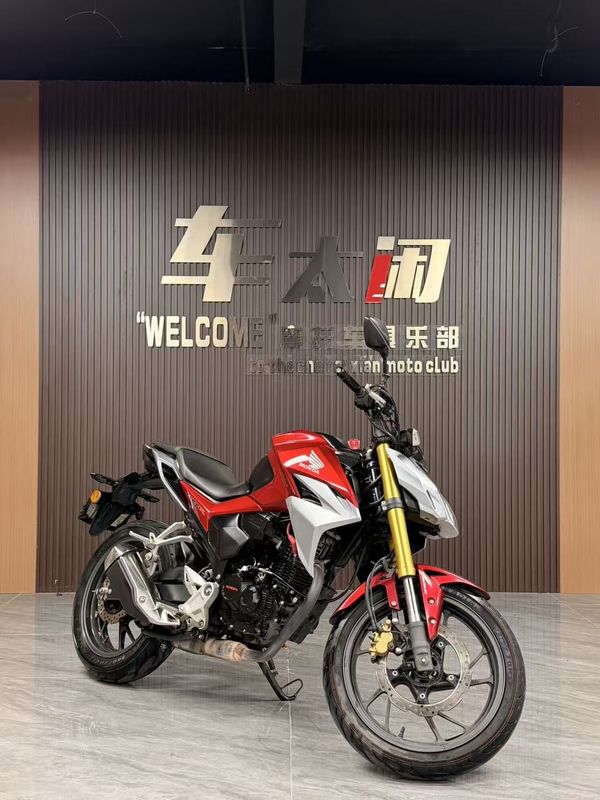 五羊本田 CB190R 暴锋眼