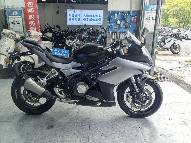 贝纳利 龙卷风 Tornado 252R