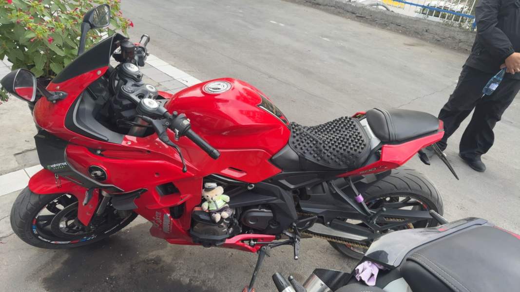 QJMOTOR 赛600