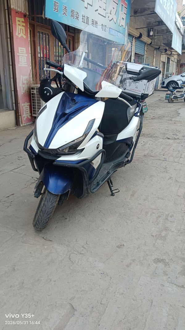 QJMOTOR 鸿125