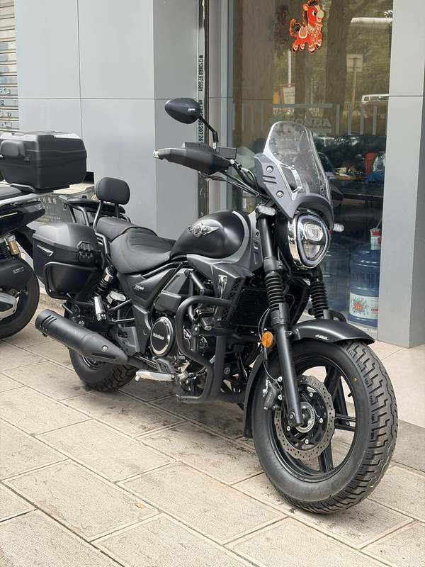 豪爵 TR300