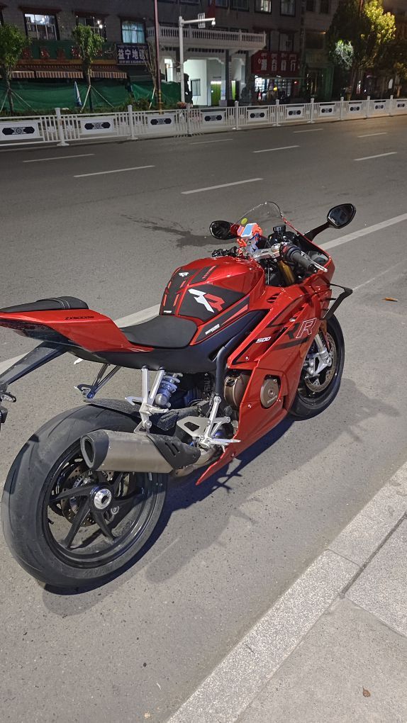 张雪机车 500RR