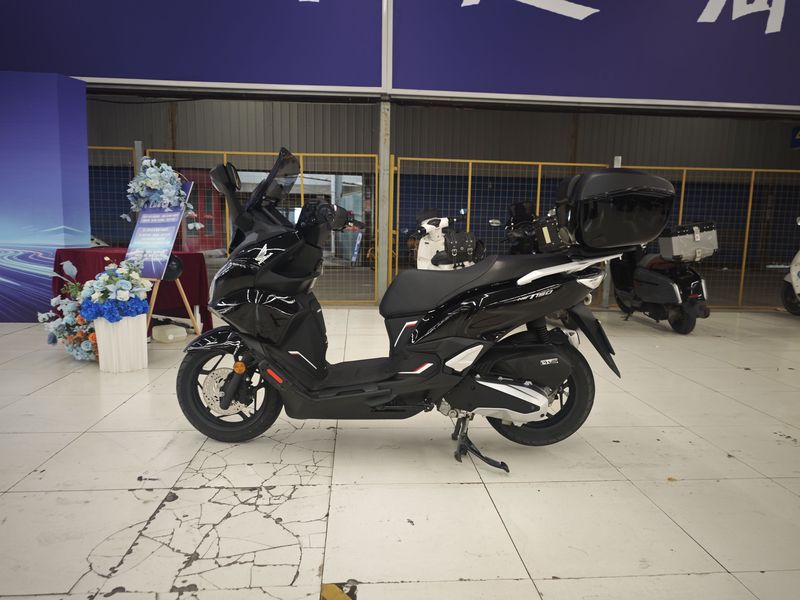 五羊本田 NWT150