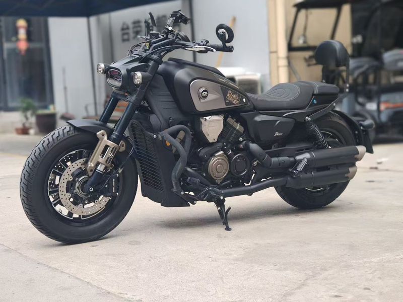 QJMOTOR 闪600