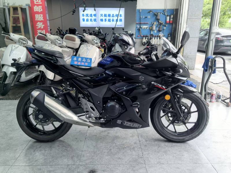豪爵铃木 GSX250R