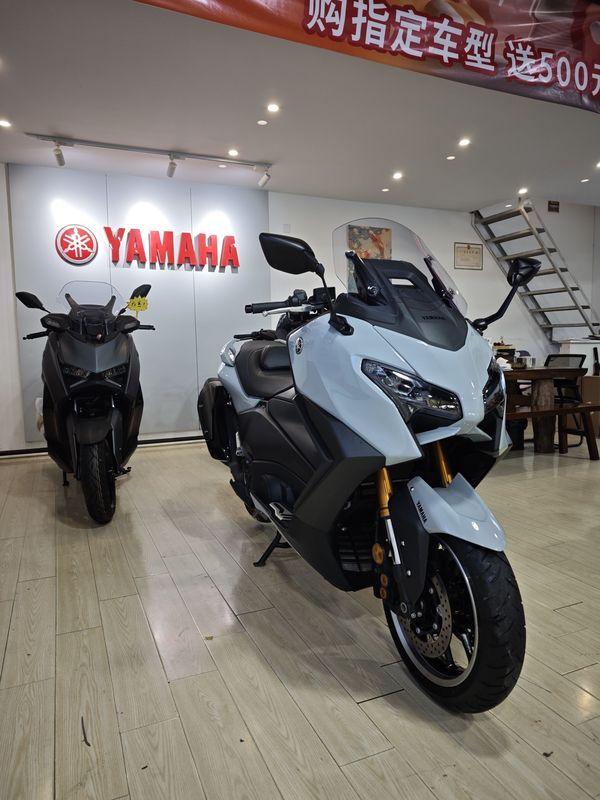 雅马哈 TMAX