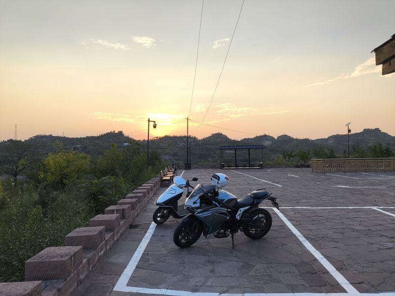 无极 300RR