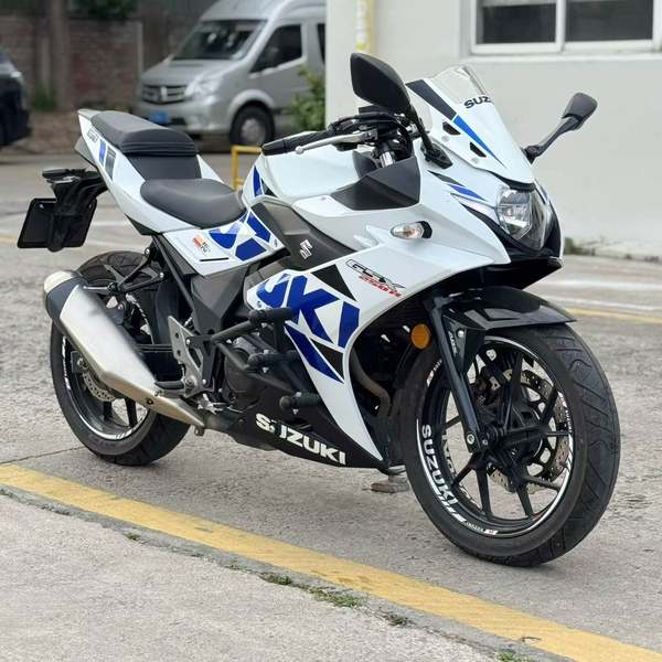 豪爵铃木 GSX250R