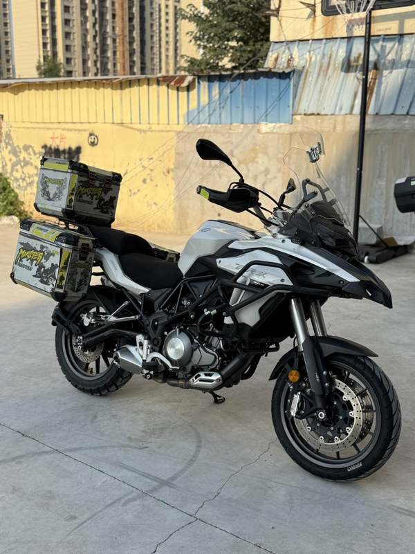 贝纳利 金鹏 TRK502