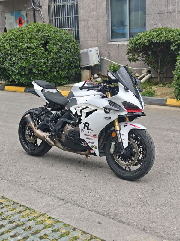 QJMOTOR 赛600
