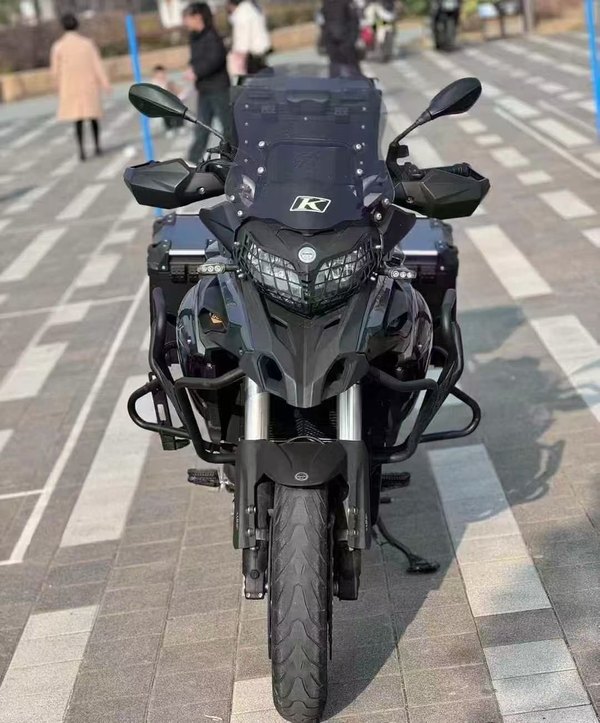 贝纳利 金鹏 TRK502