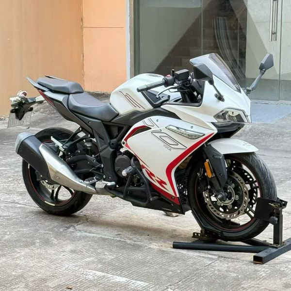 无极 300RR